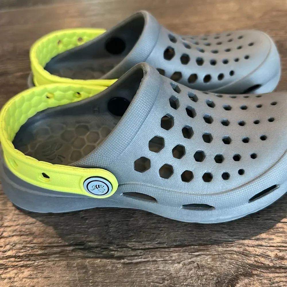 Joybees Toddler‎ C10/C11 Charcoal Gray Harper Active Clogs NWOT